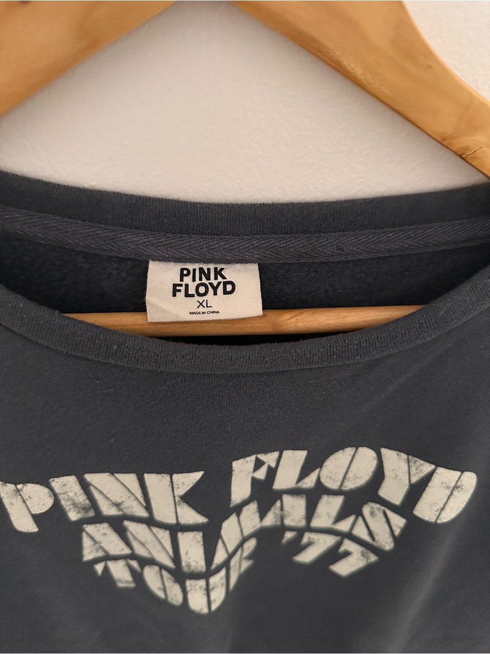 Pink Floyd Black Cropped Tour Sweatshirt with White Graphic - Picture 3 of 6